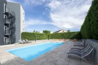 Sure Hotel by Best Western Dole - Pools