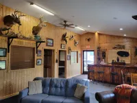 Dog-Friendly the Lodge Home Các khách sạn ở Cable