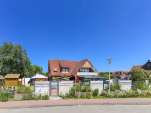 Gemuetliche Ferienwohnung mit Balkon - Ideal fur 2 Personen Hotels in Bensersiel