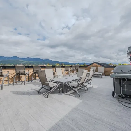 Whitefish Loft, Downtown Condo for 6