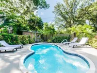 Home w/Heated Pool 10 Mins to Clearwater Beach! Hotels in Largo