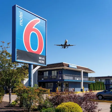 Motel 6 Windsor Locks, CT - Hartford