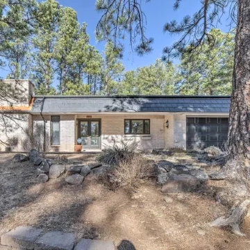 Ruidoso Getaway w/ Deck - 16 Mi to Ski Apache