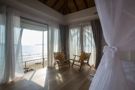 ห้องซูพีเรียร์สวีทมีระเบียงและวิวทะเล