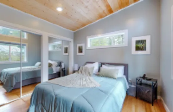 2 BR Dog-friendly Cabin Near River w/ Fire Pit Hotels in Skamania County