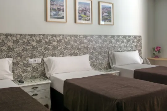 เปนซิออน ลอเรล เซลฟ์ เช็คอิน โรงแรมใน