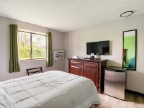 Super Inn by OYO Lansing MI Hotels in Lansing