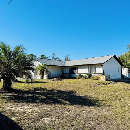 Large Pool • Clean & Comfortable • Fast Wifi • King Beds!
