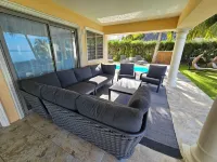 Relax on the Oceanfront porch or wake up to the sound of waves on your balcony - 4 tähden