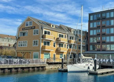 Harborside Inn Hotel di 