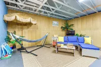 Endless Entertainment! Unique & Cozy Theodore Home - Alloggi