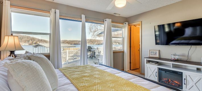 Private Hot Tub, Fire Pit! Lakefront Ozarks Escape Hotels in Morgan County