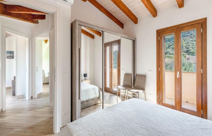 Air-Conditioned Penthouse with Terrace and Parking