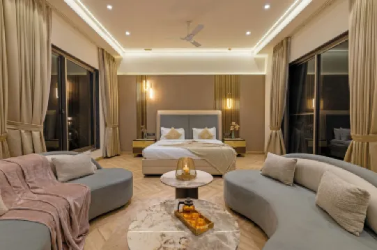 Elivaas Levante Farms 5 BHK Villa Hotels in 