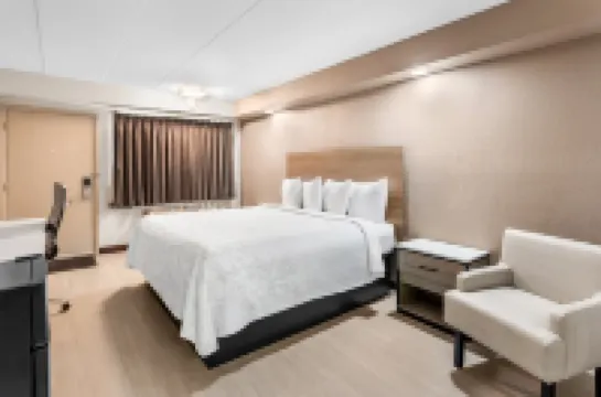 Red Roof PLUS+ Chicago - Hoffman Estates