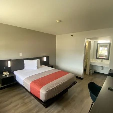 Motel 6 Windsor Locks, CT - Hartford
