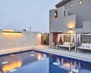 Gyeongju Meomulda Poolvilla - Pools