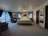 Rimview Lake Powell Home-Stunning views and a spacious family friendly home!