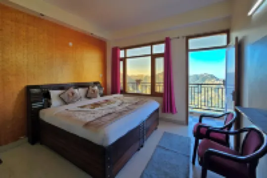 The Cozy Corner Hilltop 360 View Retreat