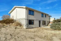 Modern Riverton Retreat: Near 4th of July Parades! - Apartments