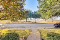 Elegant Home w/ Private Patio, 2 Mi to UTD Campus!