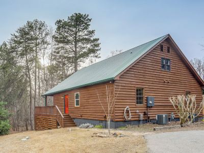 Steps to Lake Lanier: Wooded Escape w/ Boat Dock