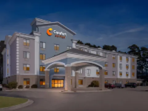 Comfort Suites Hotels in Lee County