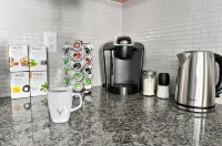 2BR Condo with Balcony, Free Tix, Walk to Downtown - Bungalows