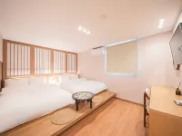 Gyeongju Hotel Gonggan Hotels in Gyeongju