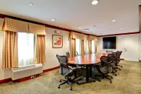 Homewood Suites by Hilton Stratford - Parking