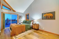Black Wolf Cabin ~ Romantic Mountain Escape for 2