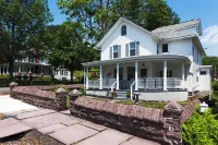 Biking Trails, Fishing, Parks & More! Poconos Home - 3 estrellas