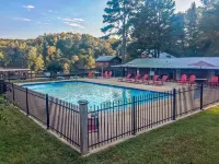 Lucky Trout Lodge Hotels in Cleburne County