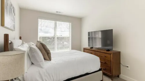 Landing Apartments Huntsville near Lake Forest