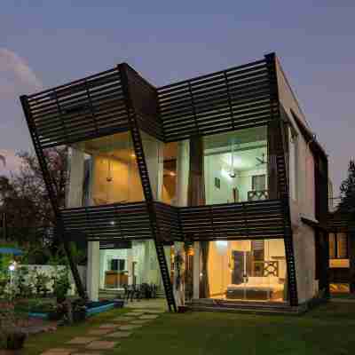 Alaya Stays Glass River 4 BHK Villa Hotel Exterior