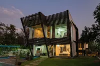 Alaya Stays Glass River 4 BHK Villa - مسبح خاص