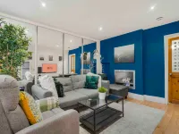 Cozy 3-Bedroom Home in Droylsden Hotéis em Tameside District