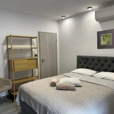 Rooms Madison Hotels near Point Shopping Center