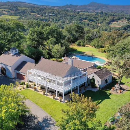 Hilltop Pool Patio Panoramic Views Wine Country Retreat Sonoma Sunshine