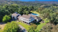 Hilltop Pool Patio Panoramic Views Wine Country Retreat Sonoma Sunshine