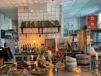 Livin Station Hotel - ที่มีบาร์