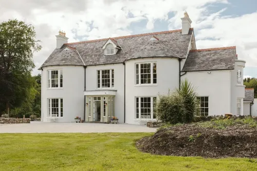 Moore Lodge