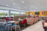 Home2 Suites by Hilton Ann Arbor South - breakfast