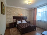Evropa Hotel チェルケスクのホテル