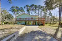 1/2 Mi to Beach! Rural Home w/ Deck in Port St Joe - WiFi