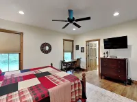 Buzzy Bee Lodge
