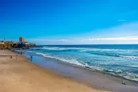 Dog-Friendly Suite with Kitchenette, Heated Outdoor Pool, Hot Tub, Terrace, AC - con vistas al mar
