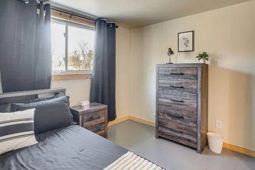 Lake Days, Trails & More! Updated Apt in Mineville -  Appartamenti vacanze