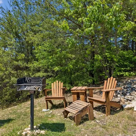 Beautiful mountain top cabin with the best 180º view in Tellico Plains!