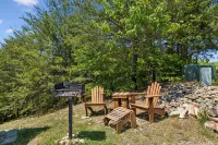 Beautiful mountain top cabin with the best 180º view in Tellico Plains!